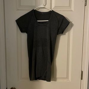Short sleeve Lululemon top